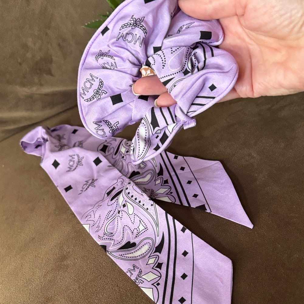 MCM Lavender Paisley Logo Scarf Hair Tie Brand New - Picture 5 of 5